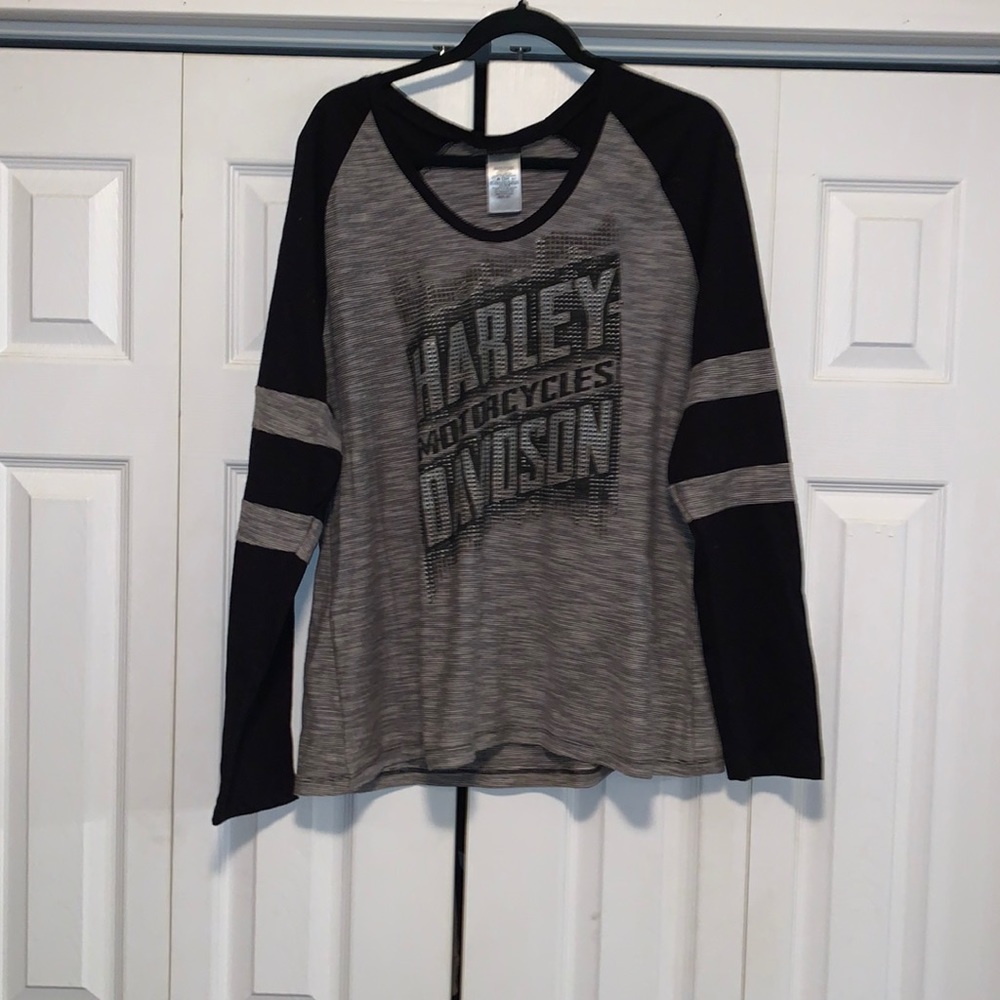 Women’s XXL Harley Davidson long sleeve shirt.